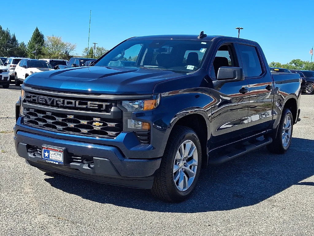 Used 2022 Blue Chevrolet Custom image 5