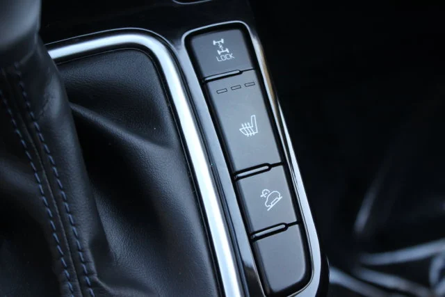 Used 2023 White Kia S image 10