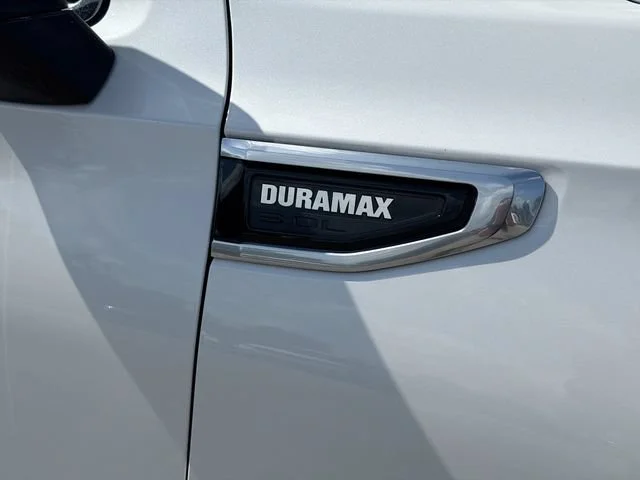 Used 2022 White Frost Tricoat GMC Denali image 51