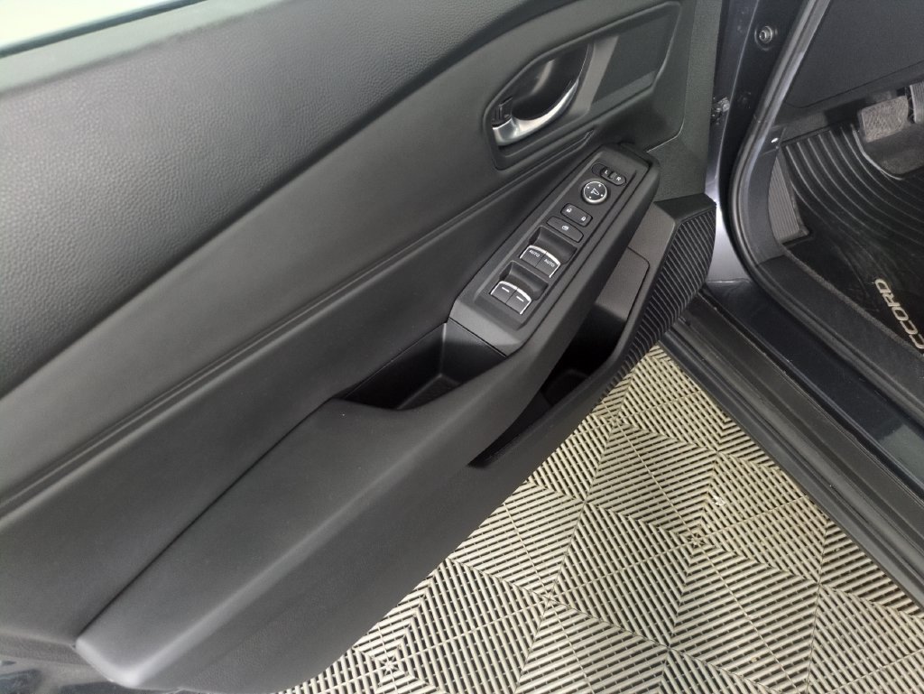 2025 Honda Accord SE - Photo 17