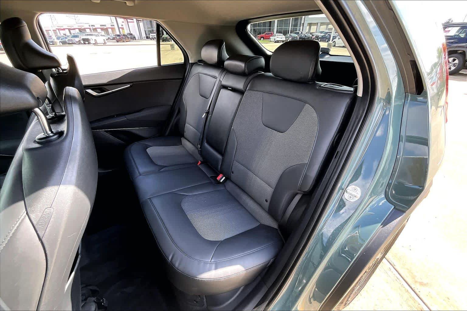 Used 2023 Cityscape Green Kia EX image 34