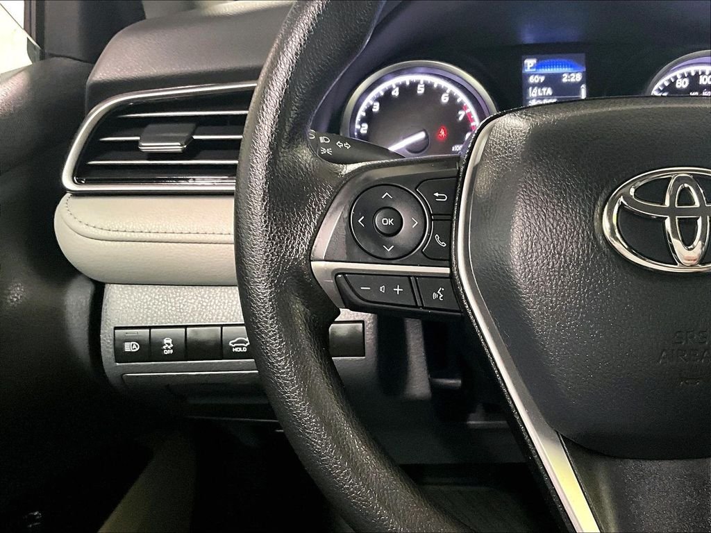 Used 2023 White Toyota LE image 22