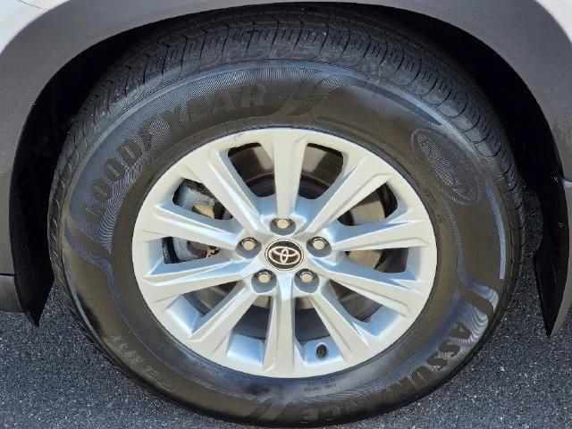 Used 2024 Beige Toyota XLE image 18
