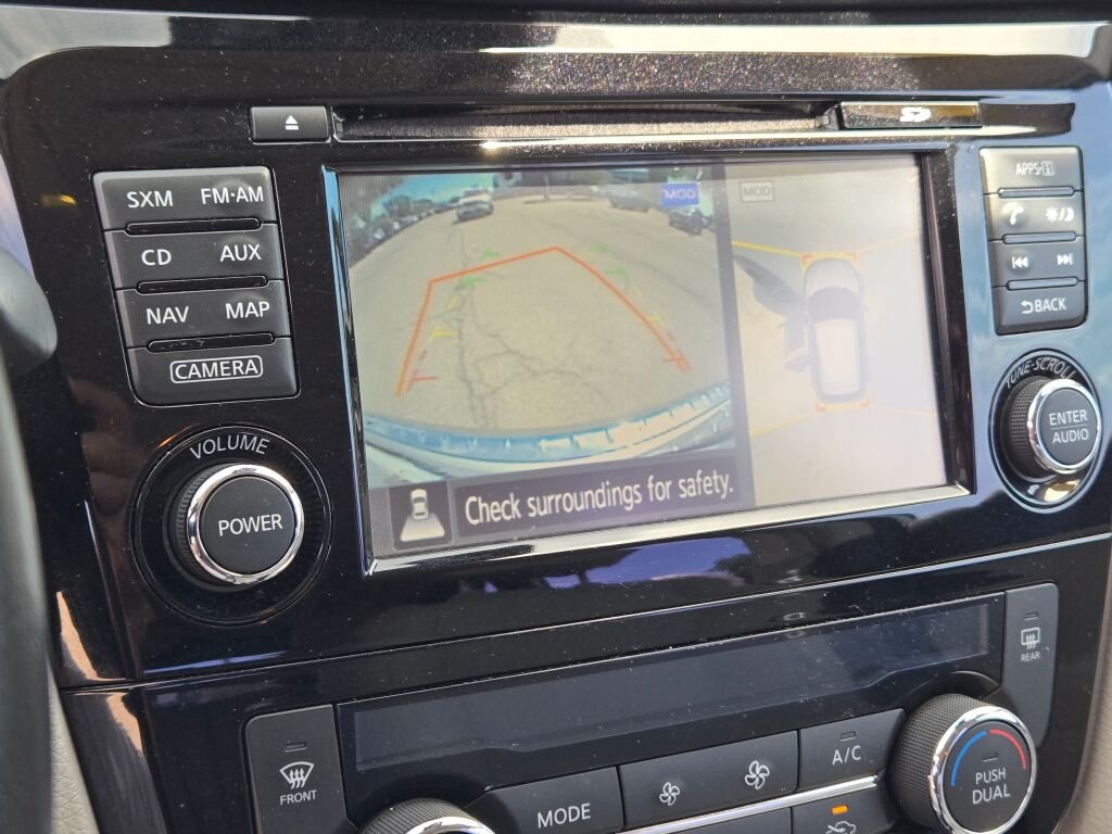 Used 2018 Silver Nissan SL image 29