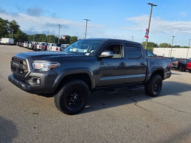 Used 2022 Gray Toyota SR5 image 3