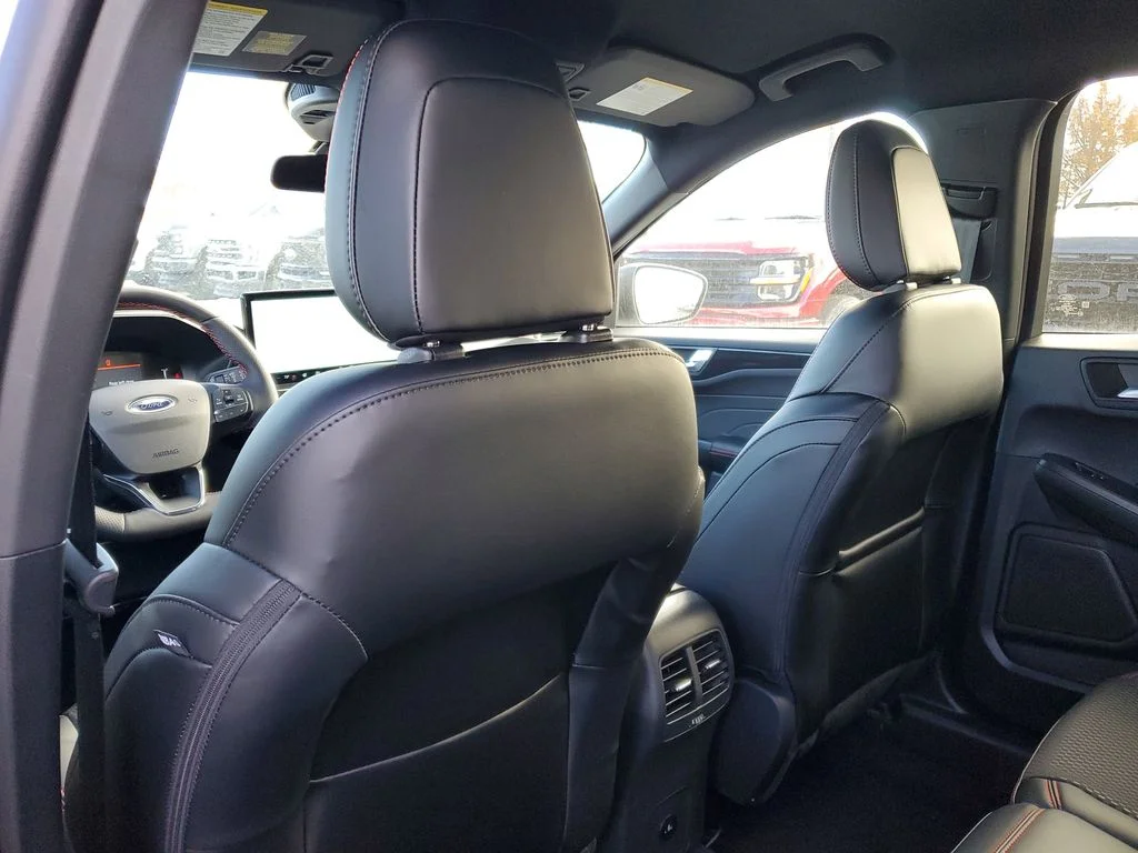 2026 Ford Escape ST-Line - Photo 24