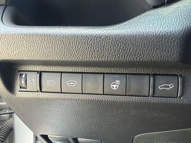 Used 2025 Silver Toyota XLE Premium image 25