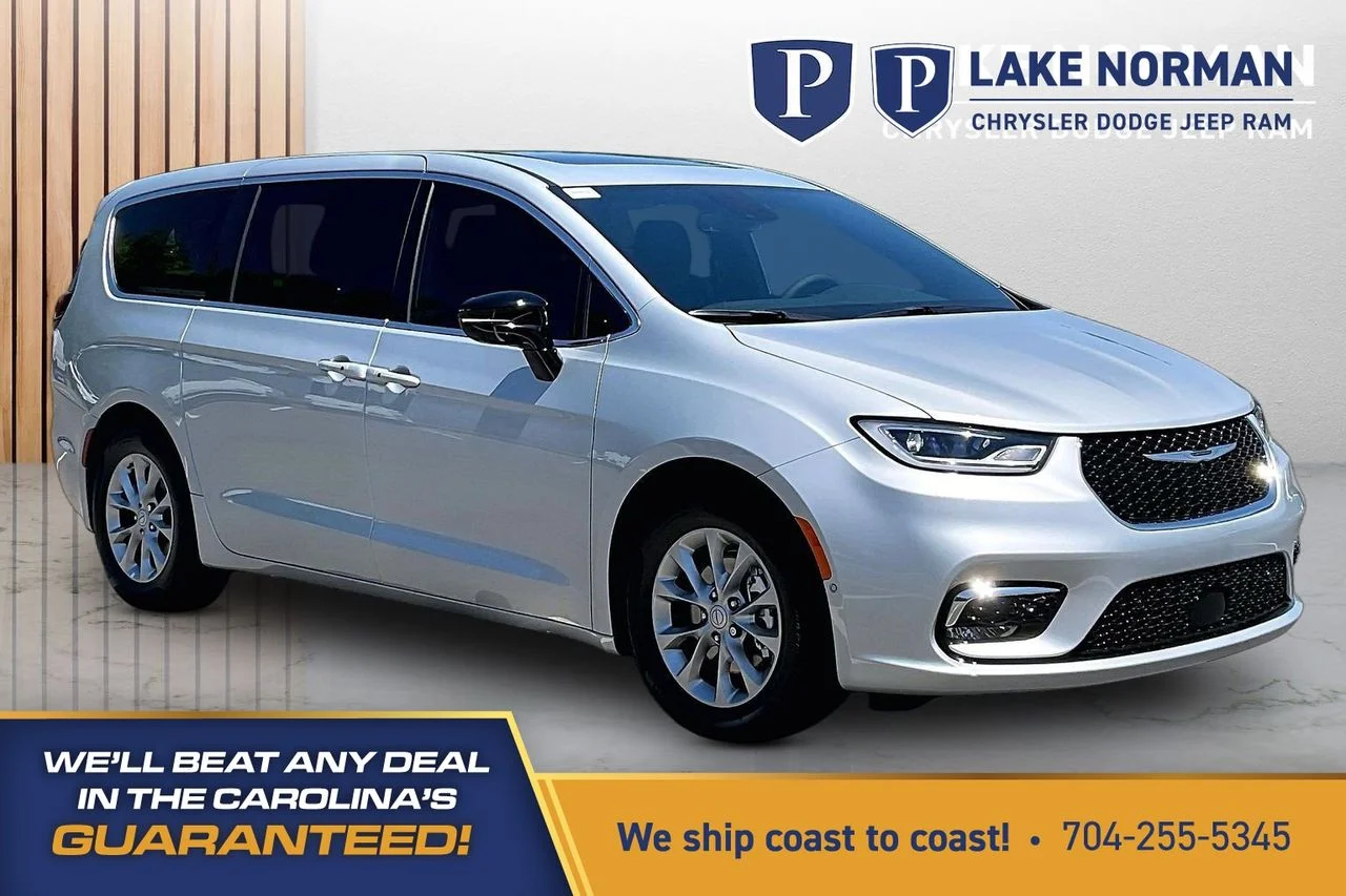 2026 Chrysler Pacifica Limited's photo