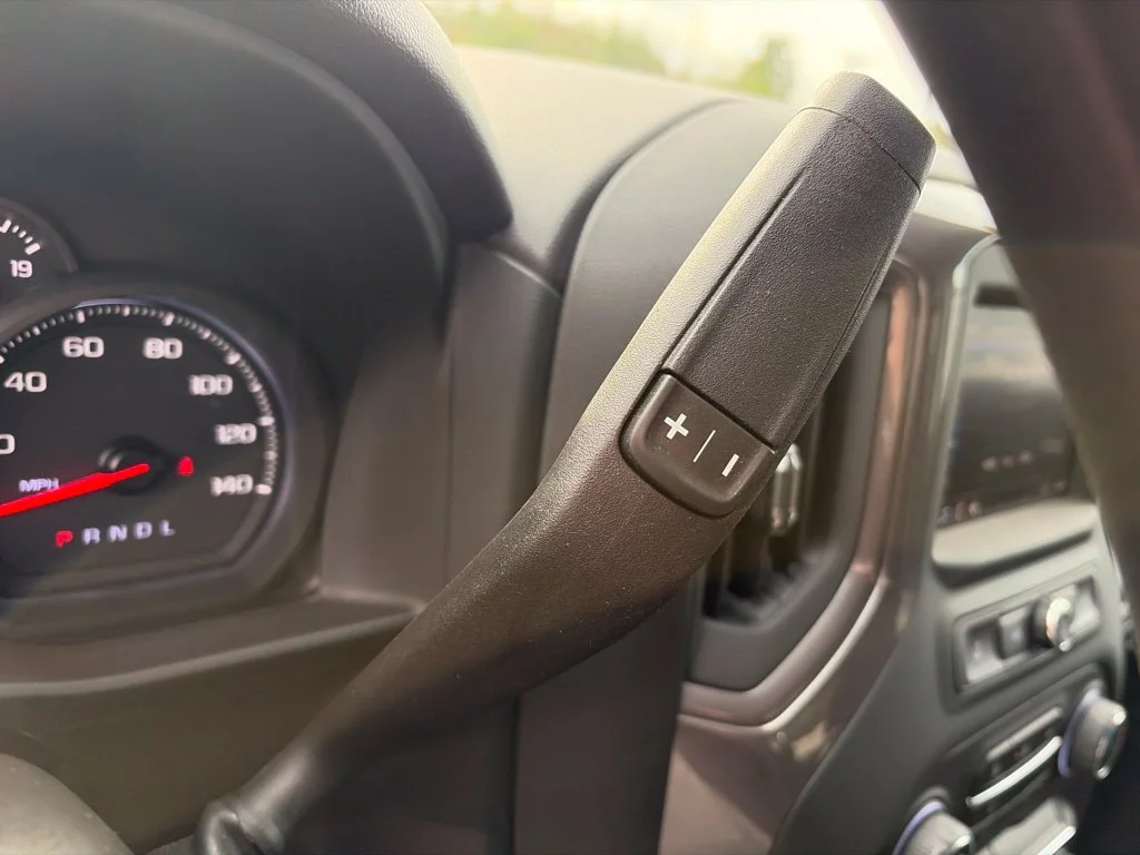 Used 2024 White Chevrolet Custom image 33