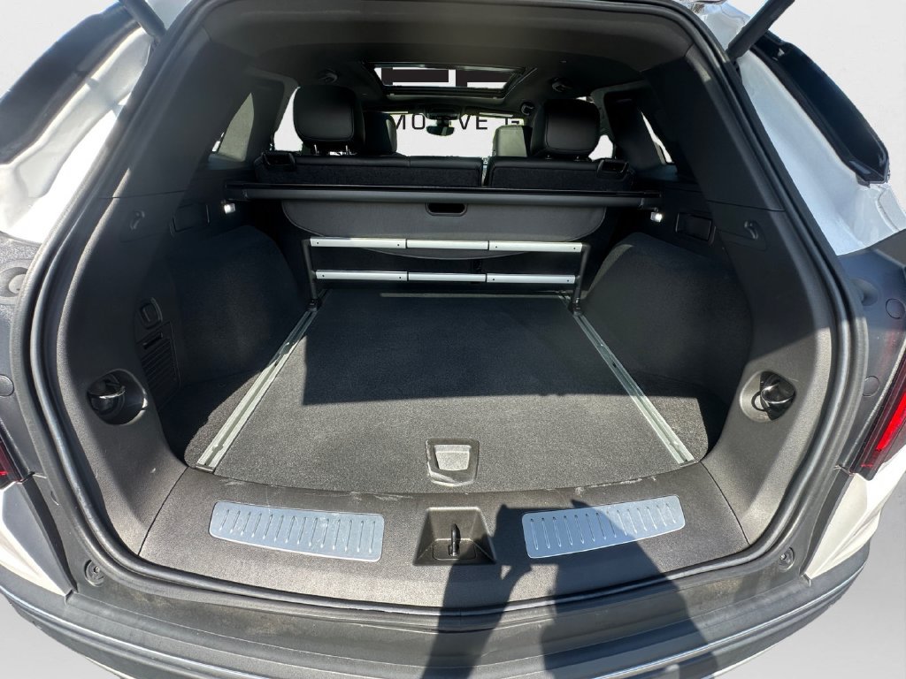 Used 2023 White Cadillac Premium Luxury image 13