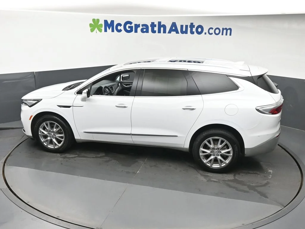 Used 2023 White Buick Essence image 27