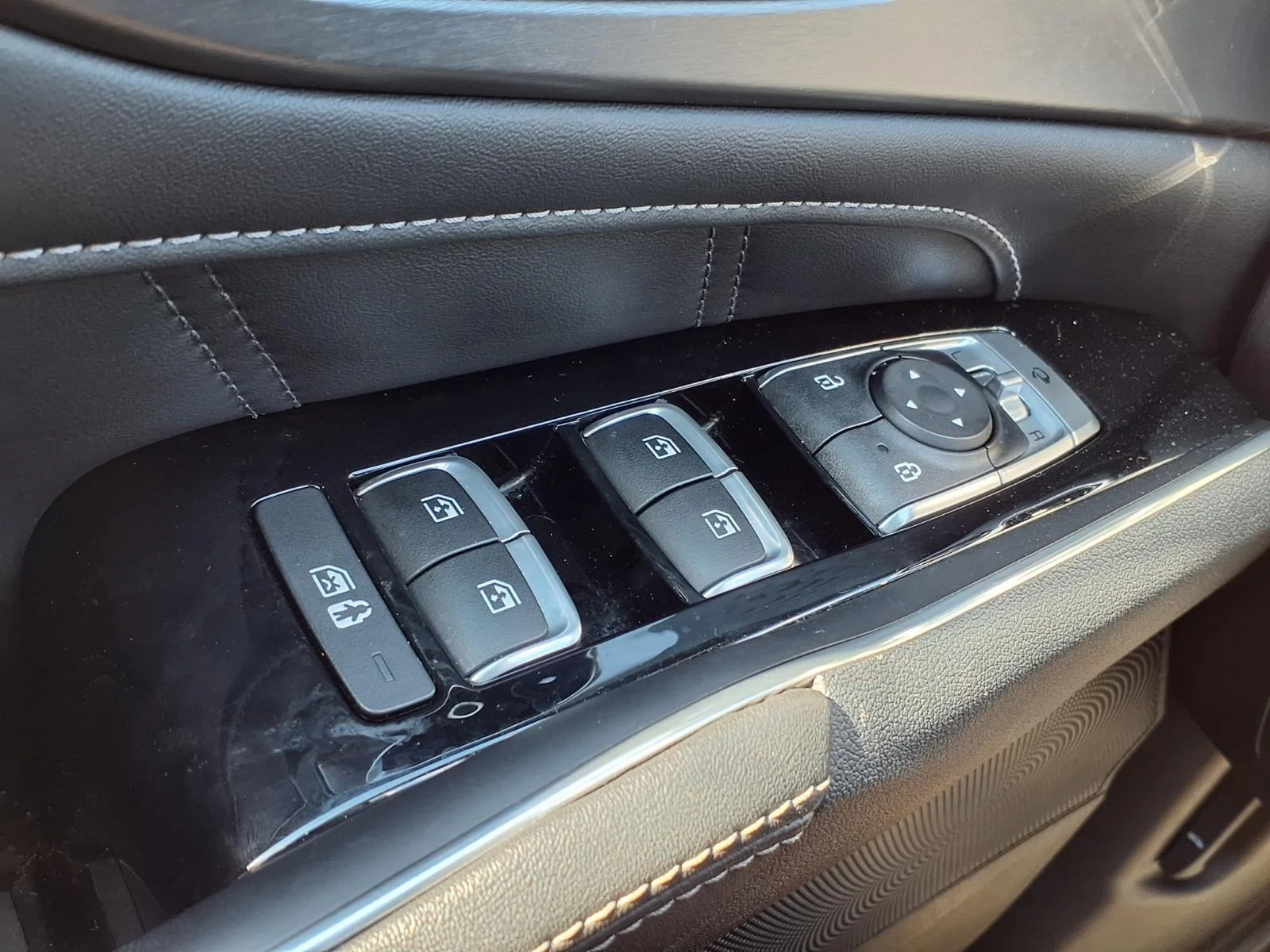 Used 2023 Ebony Black Kia SX image 17