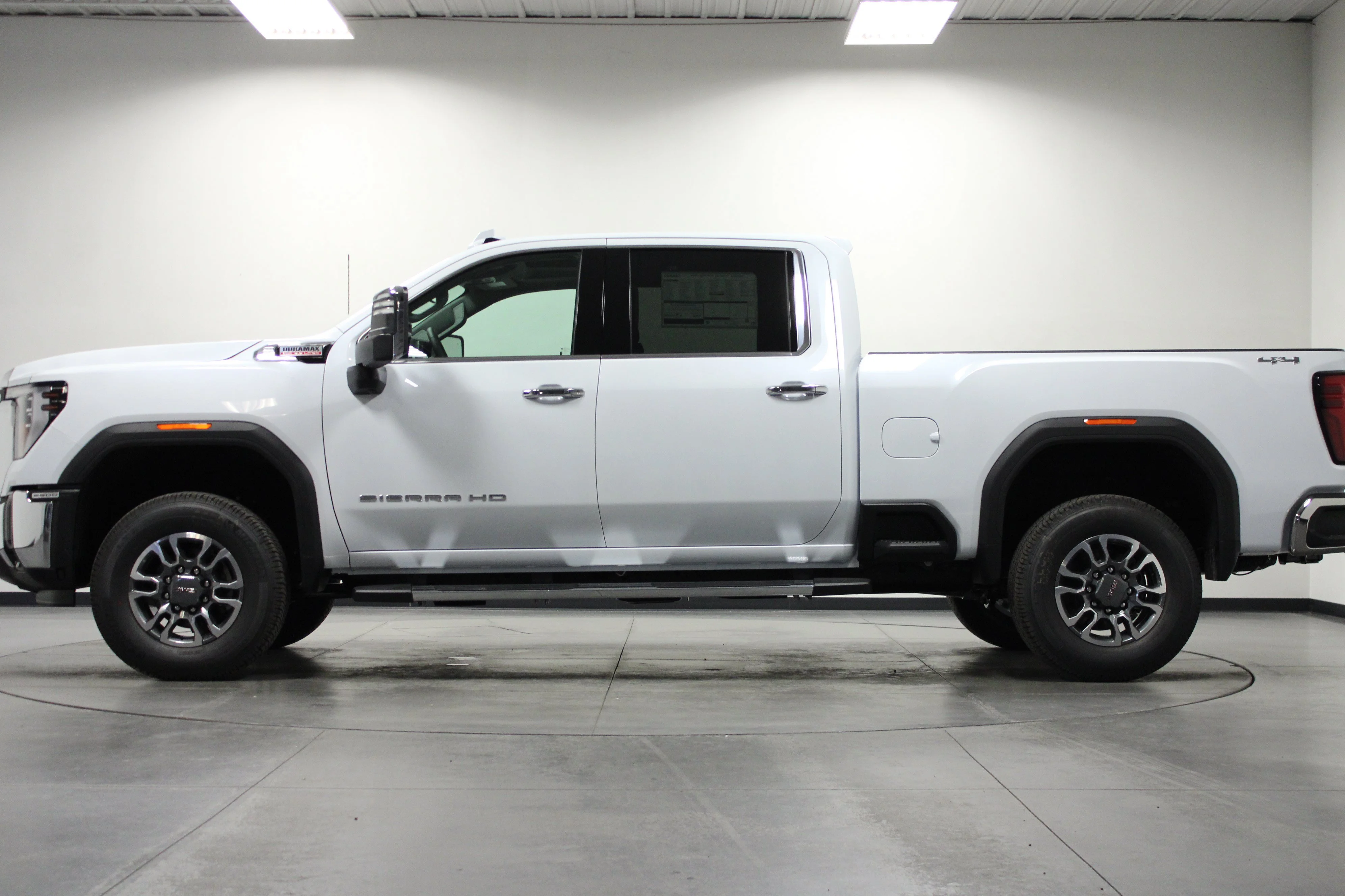 New 2026 Glacier White Tricoat GMC SLT image 7