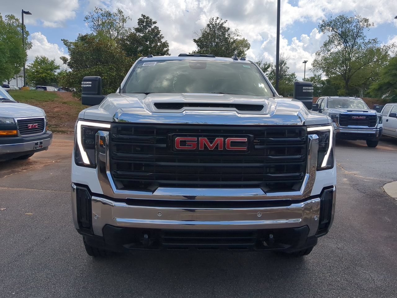 New 2026 Summit White GMC Pro image 3