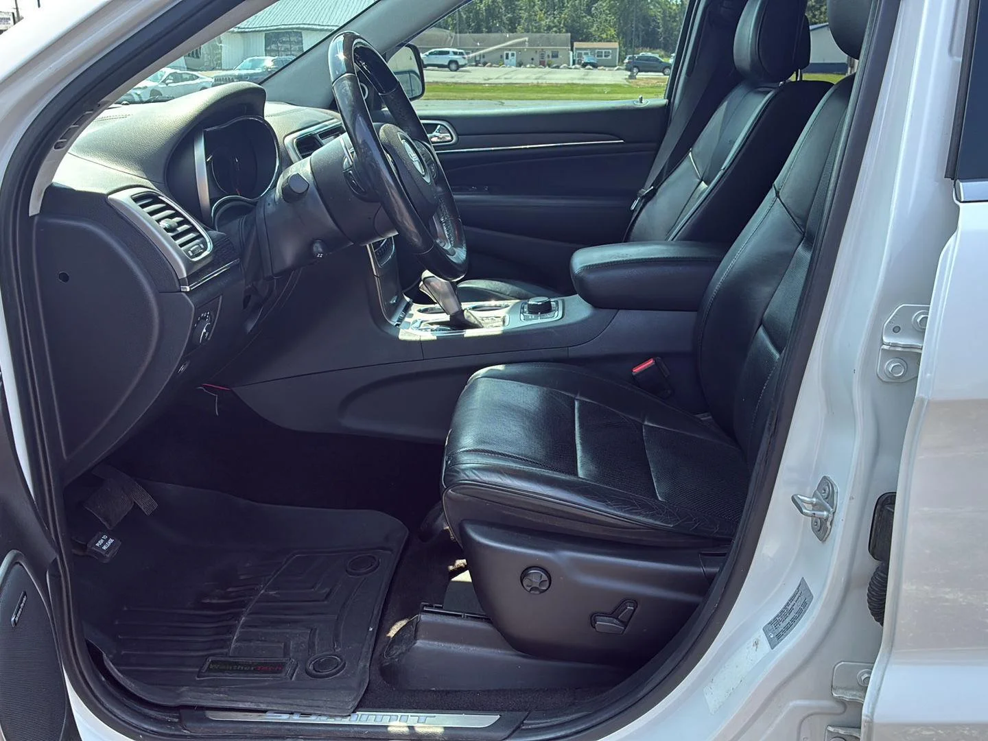 Used 2017 Bright White Clearcoat Jeep Summit image 13