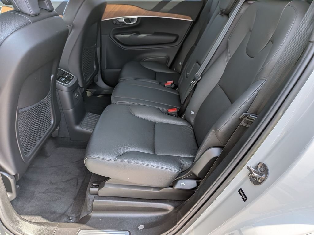 Used 2023  Volvo T8 Core Bright Theme image 31