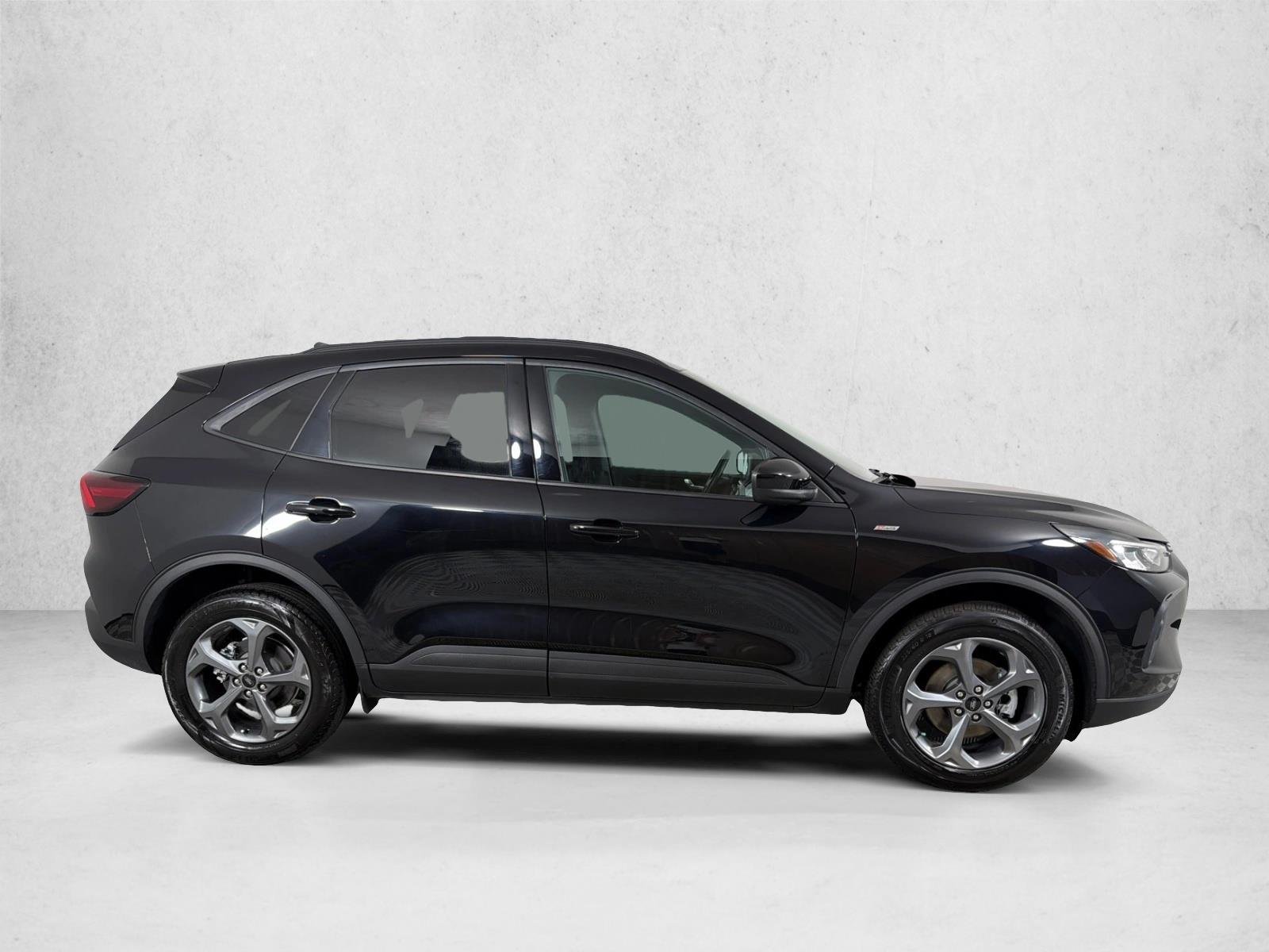 Used 2025 Agate Black Metallic Ford ST-Line Select image 2