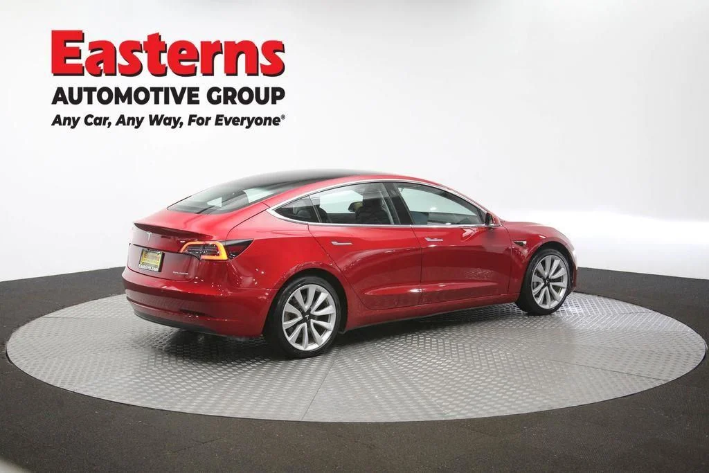 Used 2018 Red Tesla Long Range image 38