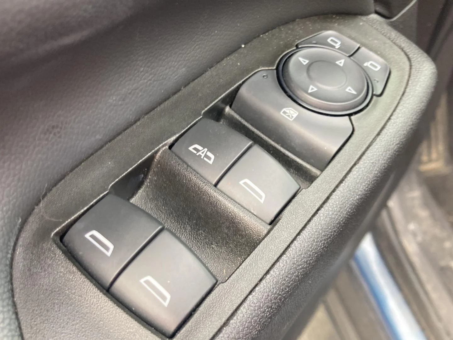 Used 2024 Lakeshore Blue Metallic Chevrolet LT image 12