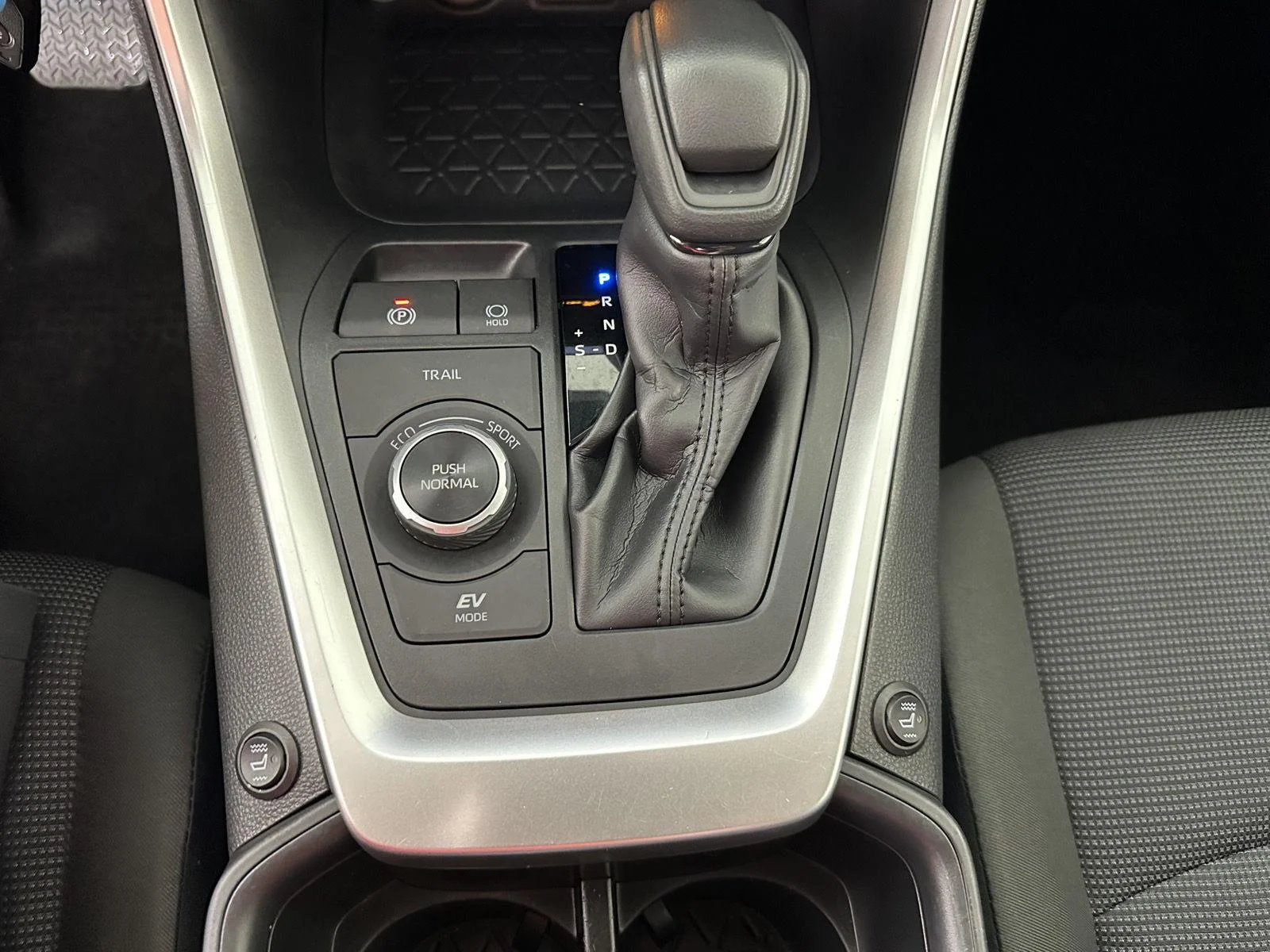 Used 2024 Ice Cap Toyota LE image 21