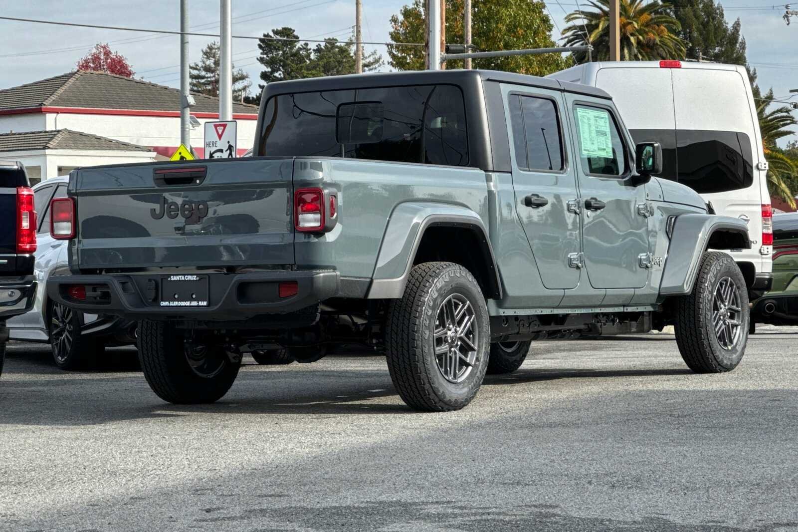 New 2026 Anvil Clear-Coat Exterior Paint Jeep Sport S image 4
