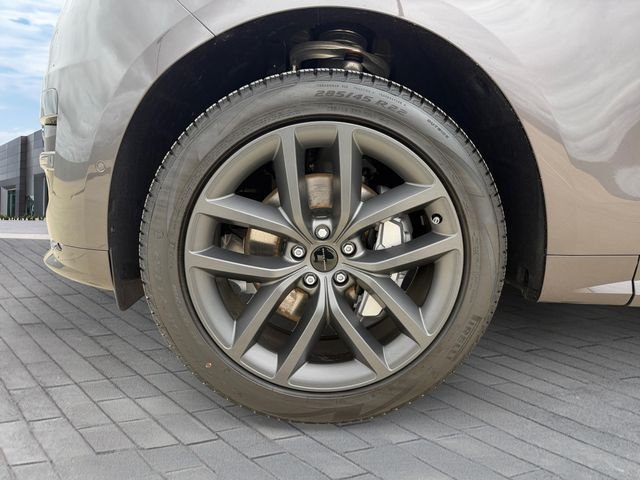 New 2026 Charente Grey Land Rover Dynamic SE image 9