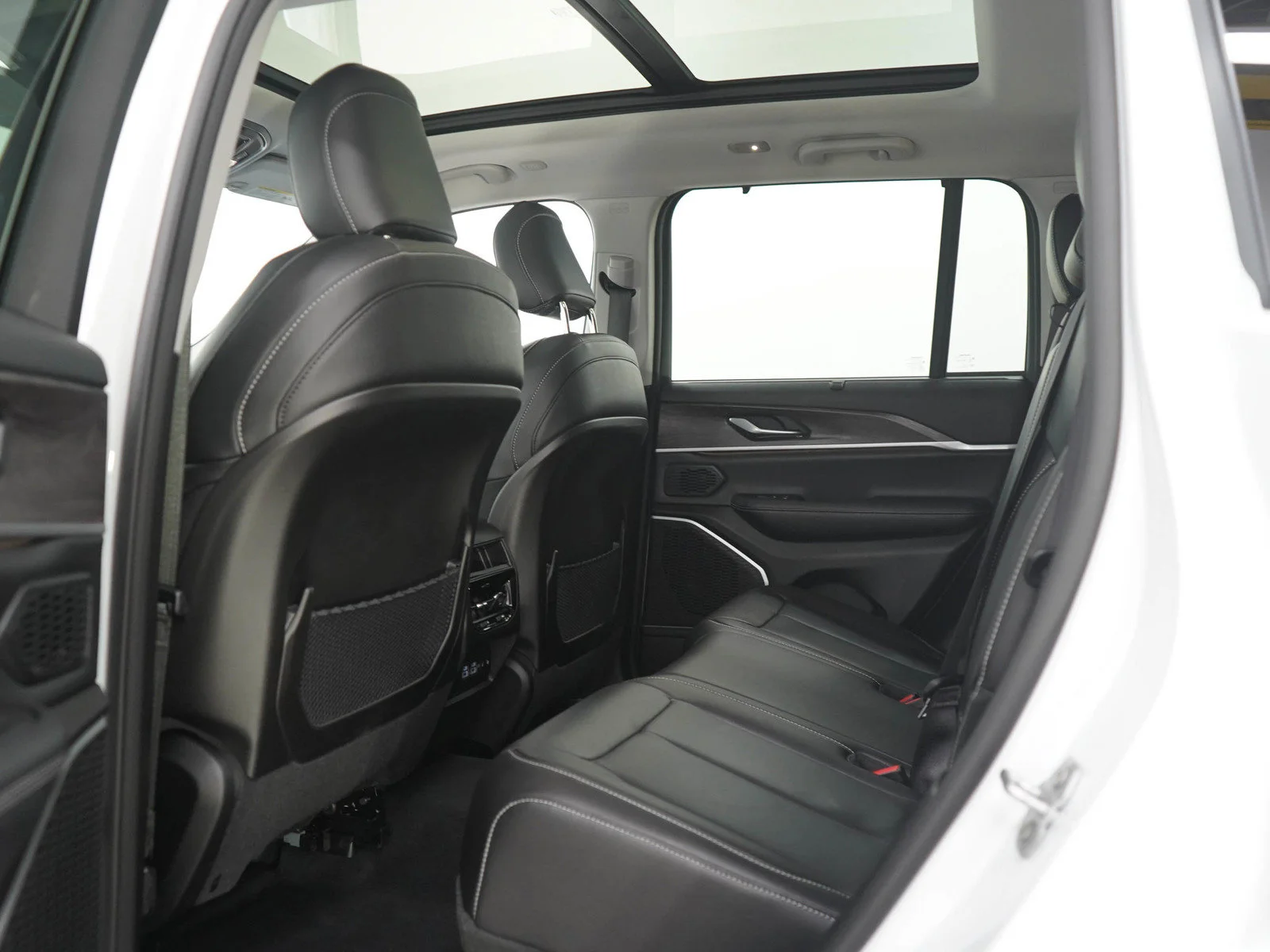 Used 2022 Bright White Clearcoat Jeep 4xe image 18