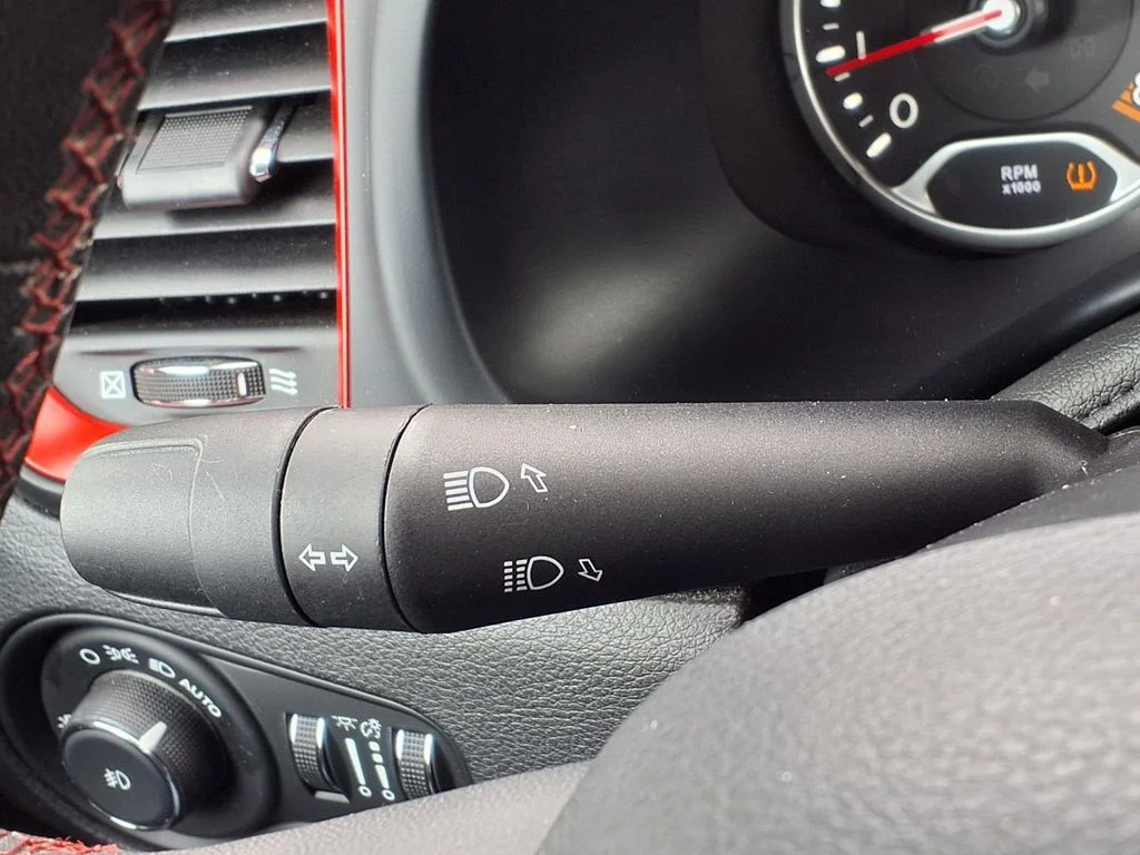 Used 2023 White Jeep Trailhawk image 25