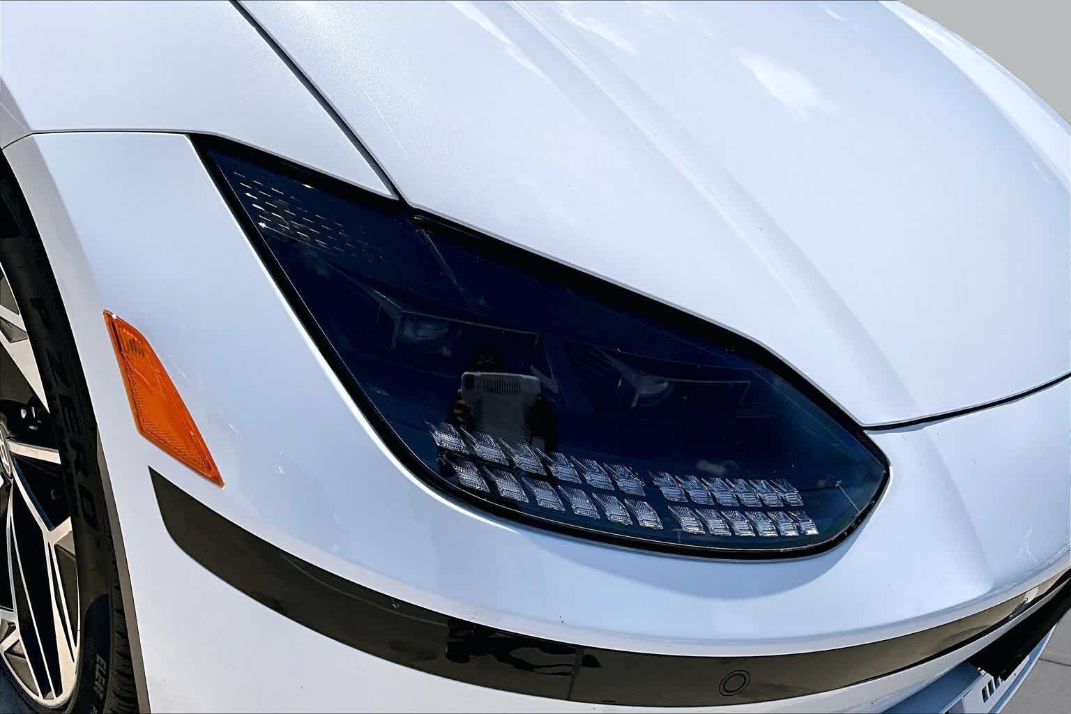 Used 2025 Serenity White Hyundai SEL image 28