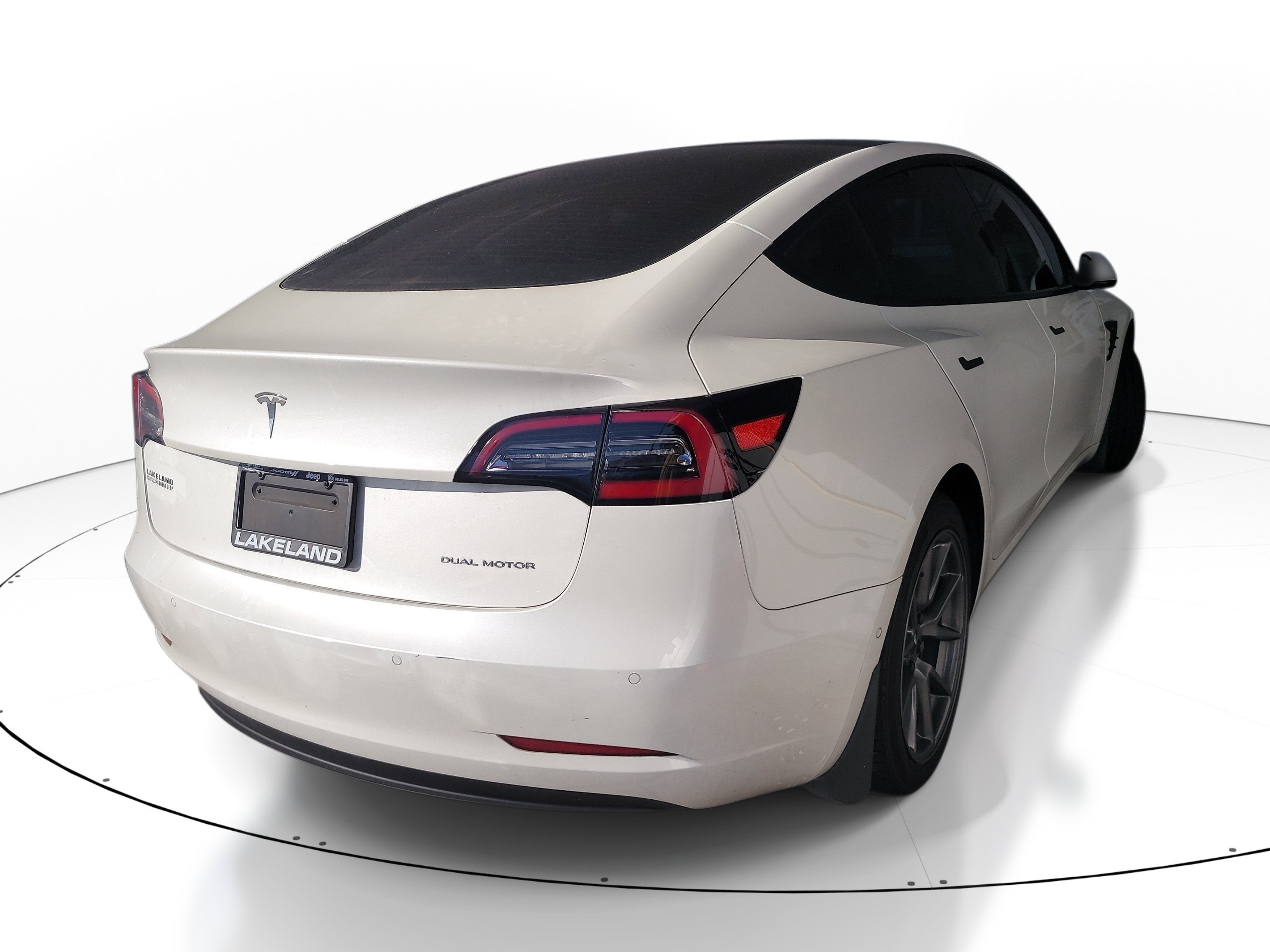 Used 2022  Tesla Long Range image 4