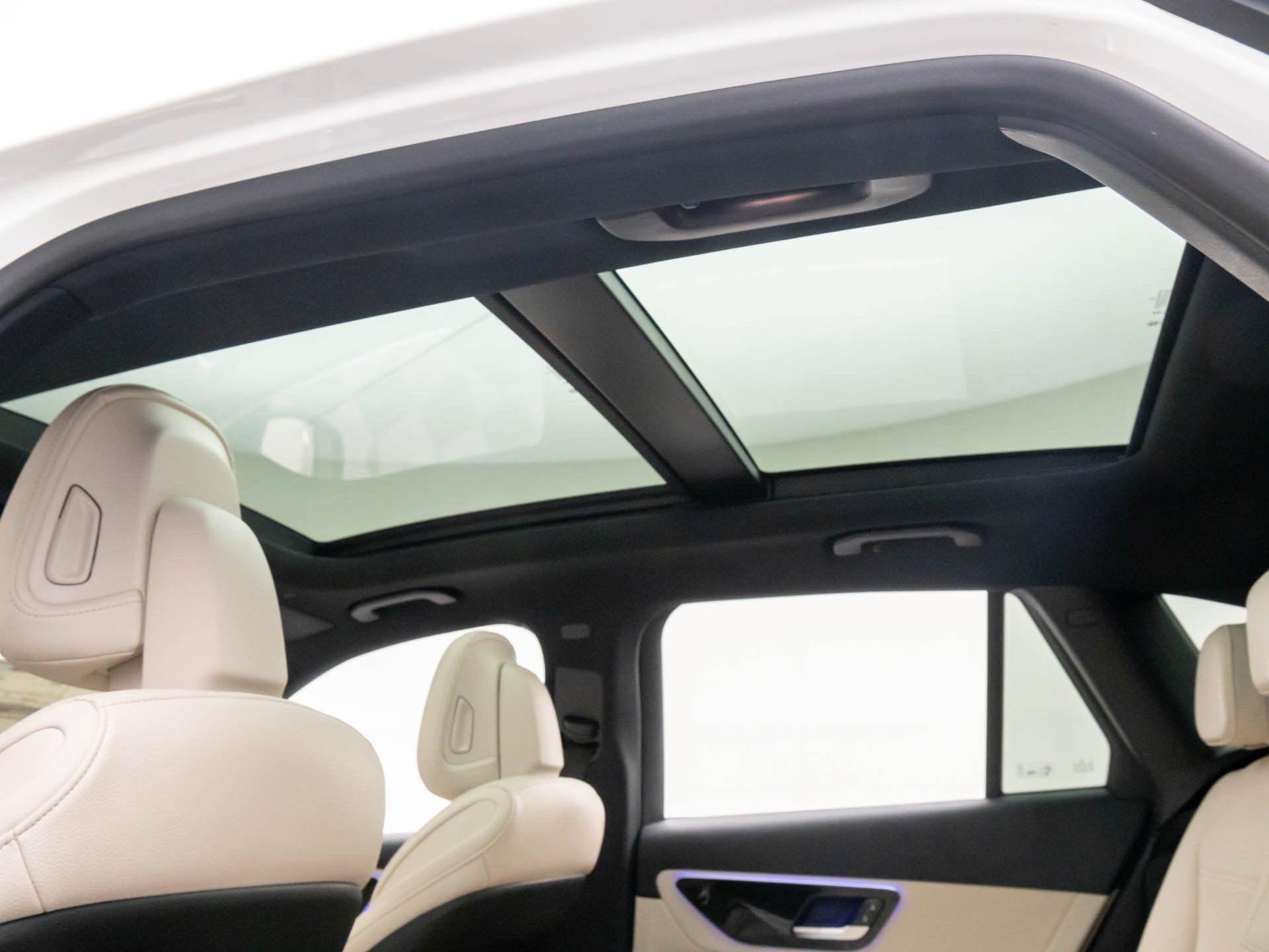 New 2026 Polar White Mercedes-Benz GLC 300 image 54