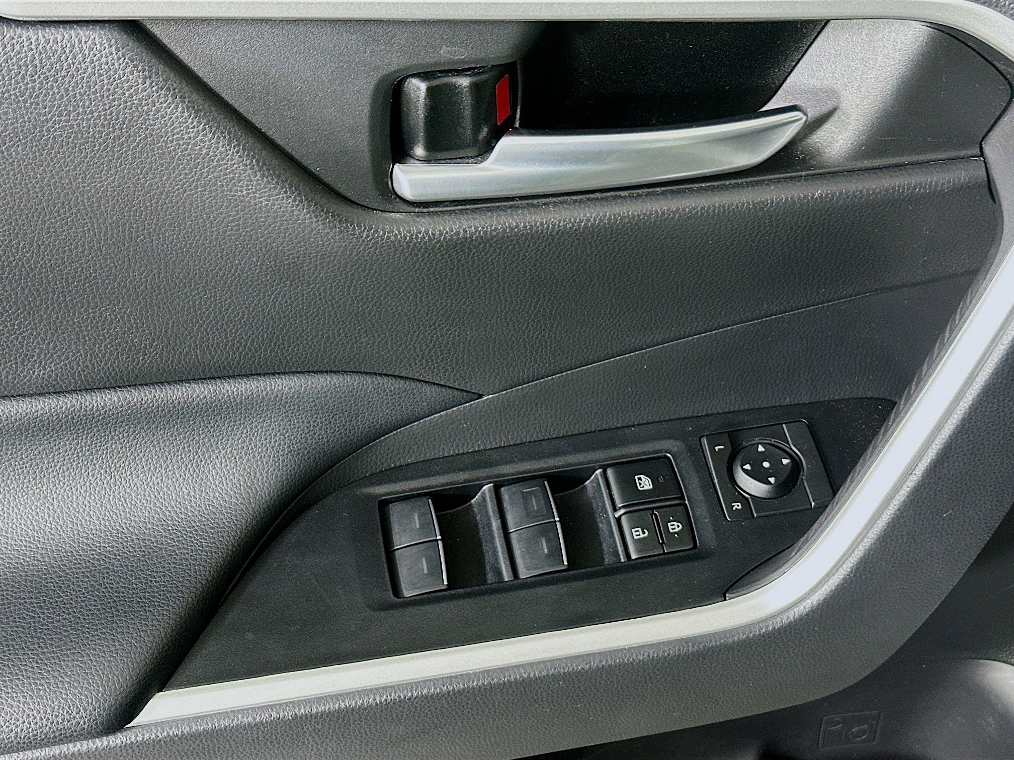 Used 2023 Ice Toyota XLE image 14