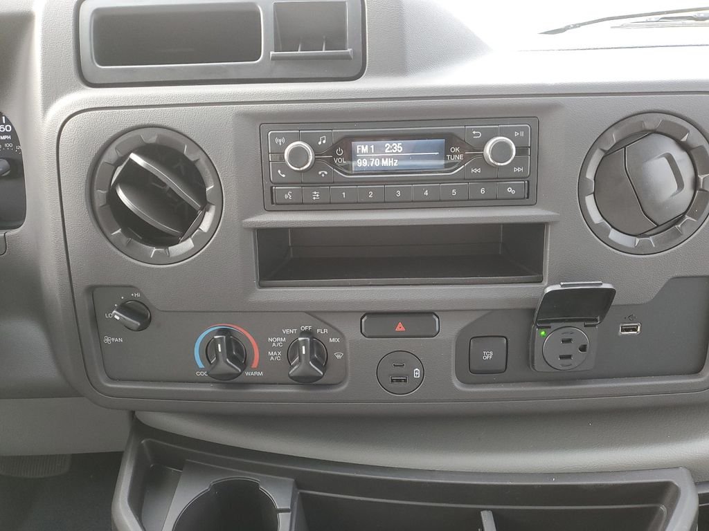2025 Ford E-Series Cutaway Base - Photo 13