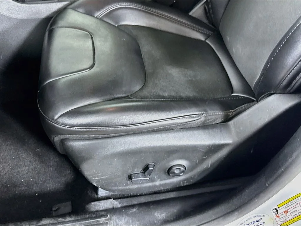 Used 2020 White Jeep Latitude Plus image 23