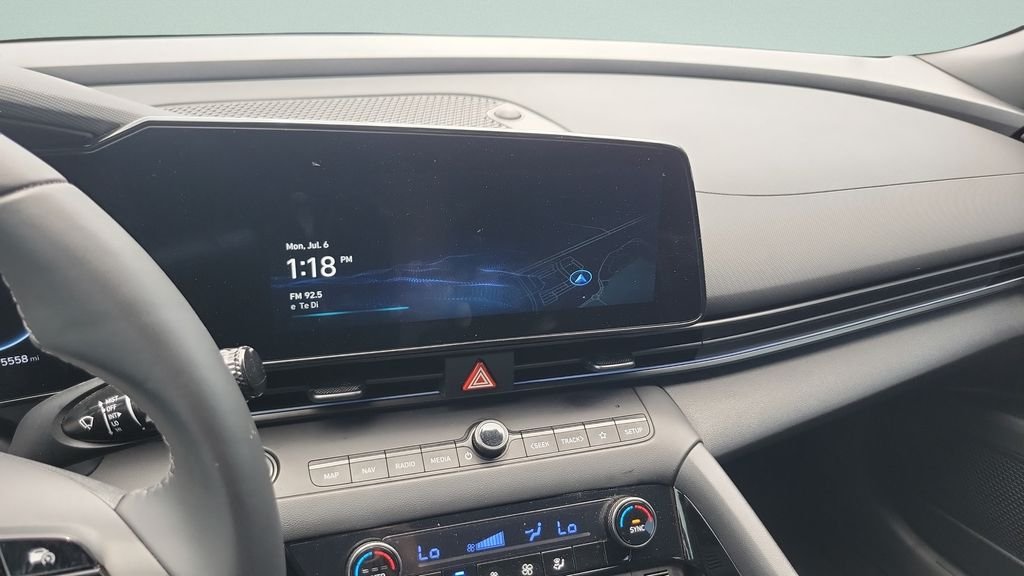 2025 Hyundai Elantra Blue - Photo 14