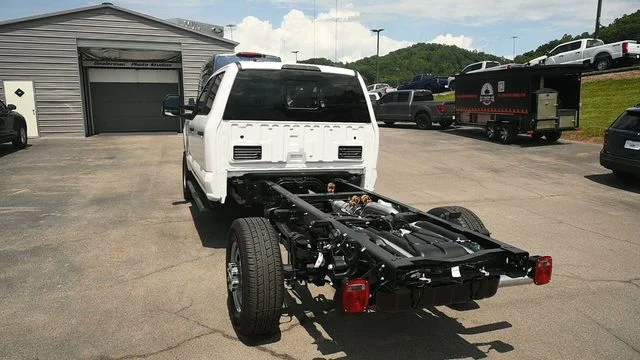 New 2026 Oxford White Ford F-350® XL image 9