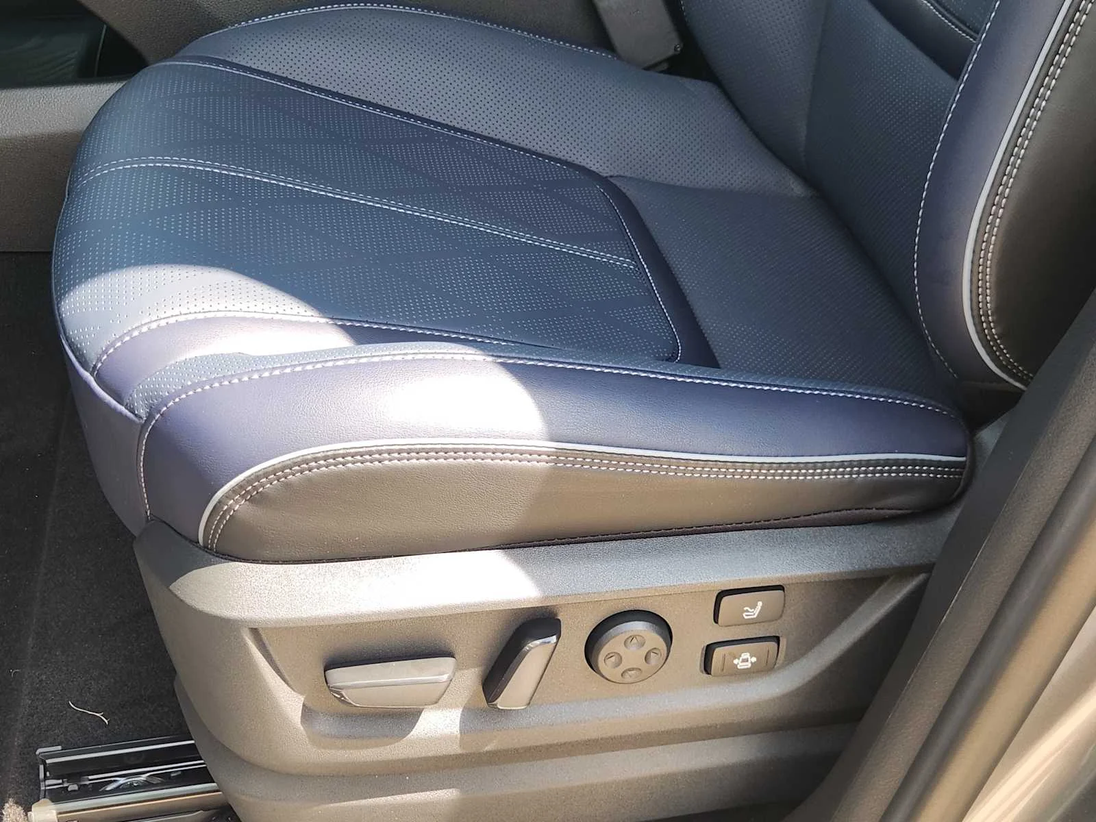 New 2027 DYNAMIC METAL INFINITI Sport 4WD image 17