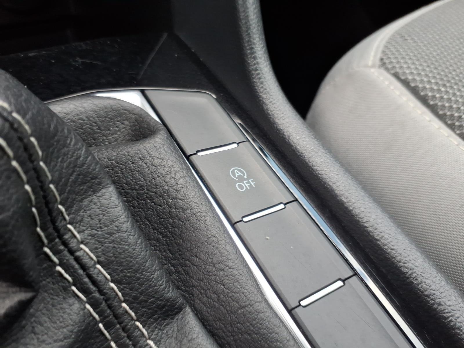 Used 2024  Volkswagen S image 7