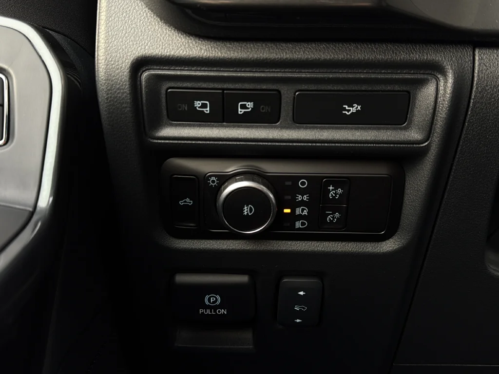 Used 2023 Gray Metallic Ford XLT image 17