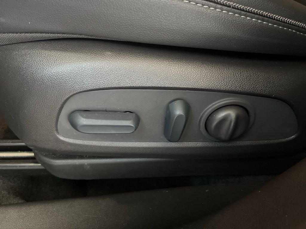 Used 2023 Black Buick Select image 20