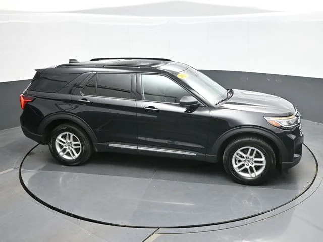Used 2025 Black Ford Active image 16