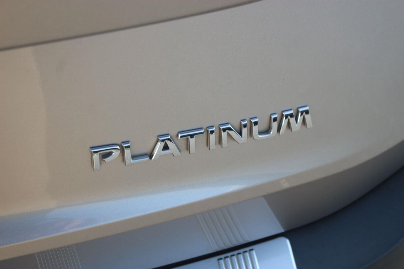 Used 2022 Gold Nissan Platinum image 10
