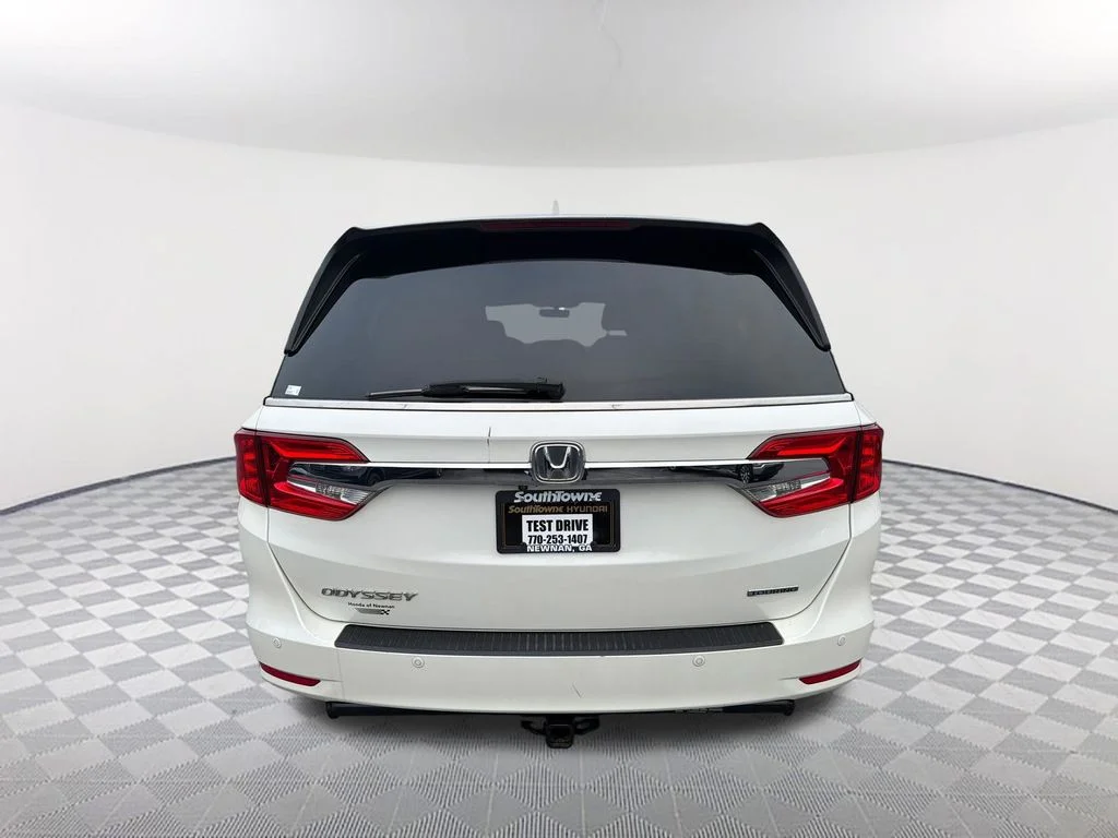 Used 2019  Honda Touring image 6