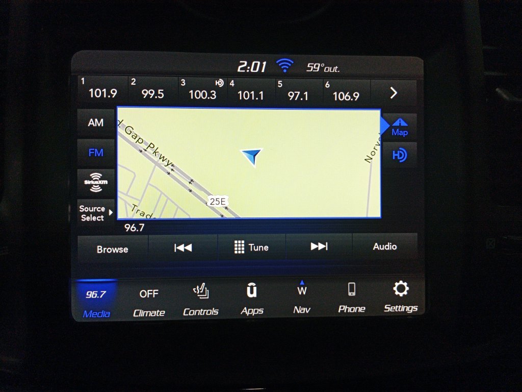 Used 2022 White Chrysler S image 22