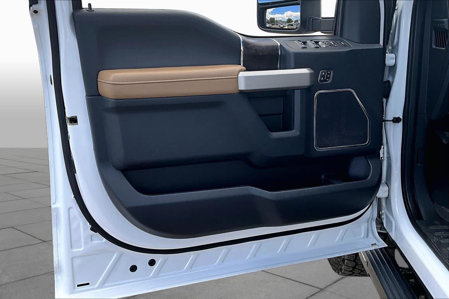 Used 2022 Oxford White Ford LARIAT image 19