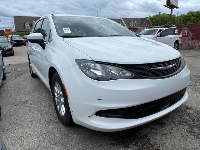 Pre-Owned 2023 Chrysler Voyager LX FWD Passenger Van