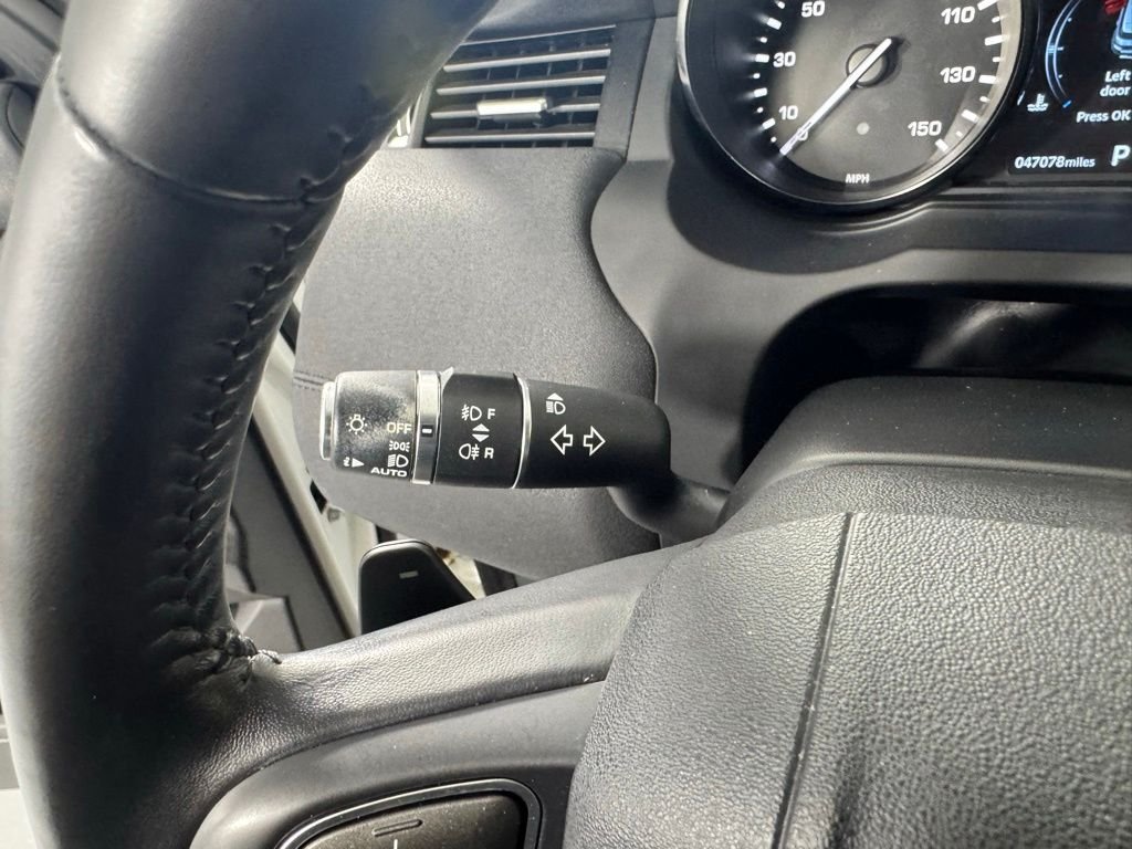 Used 2019 Fuji White Land Rover SE image 20