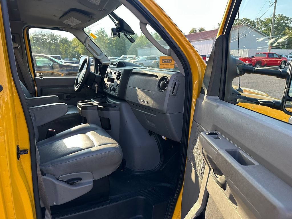 Used 2022 Yellow Ford CUTWY image 16