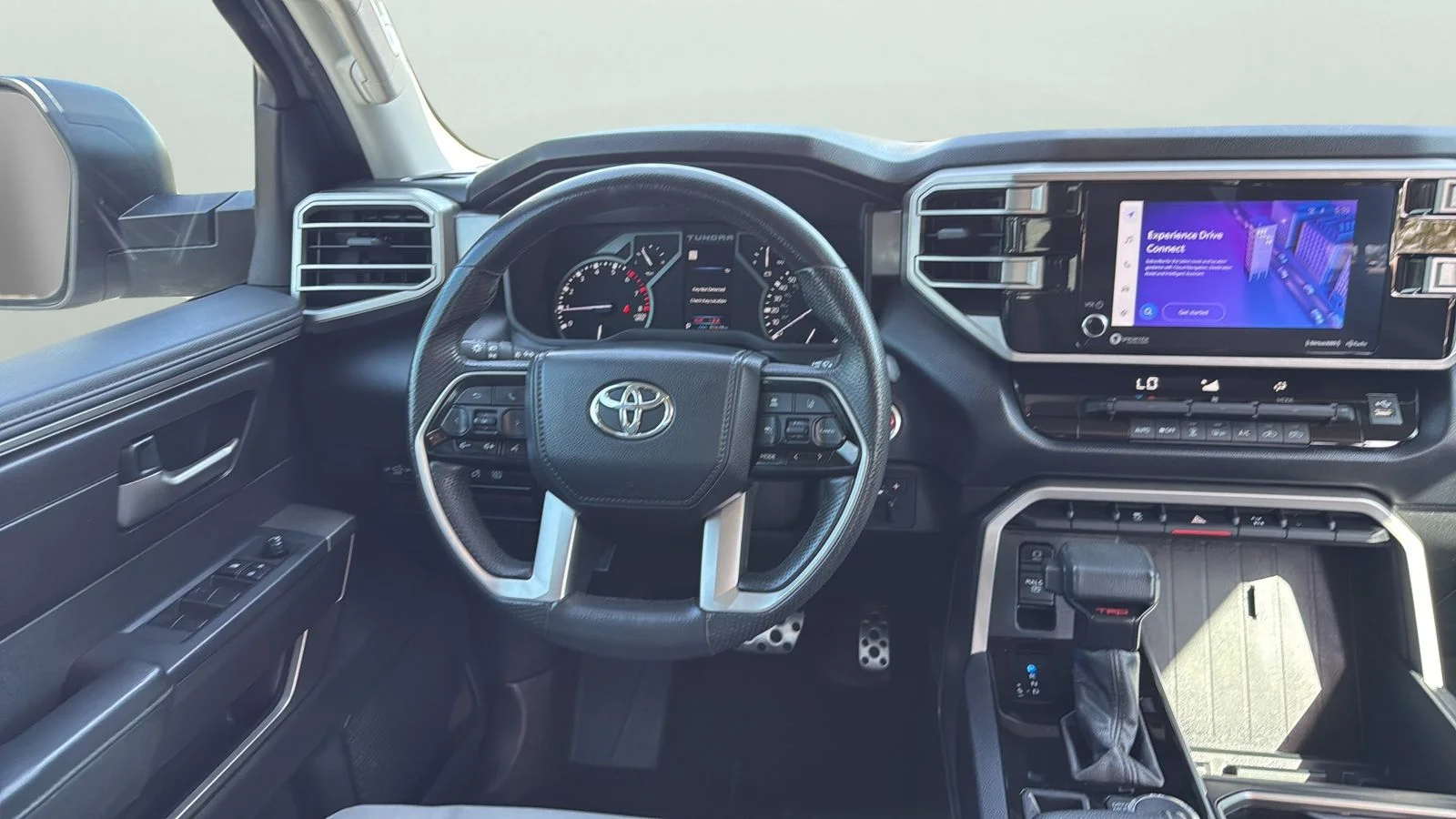 Used 2022  Toyota SR5 image 12