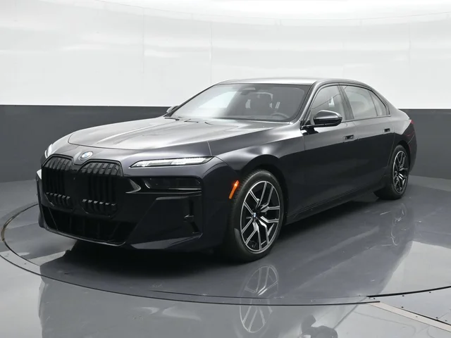 2023 BMW 7 Series 740i